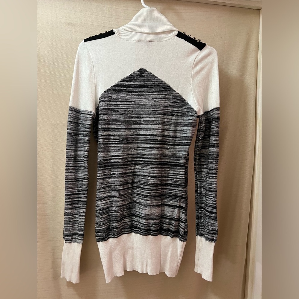 Rufen BOGO Monochrome Women's Turtleneck Sweater Studded Detail Size Small ⚫️ - Picture 8 of 9
